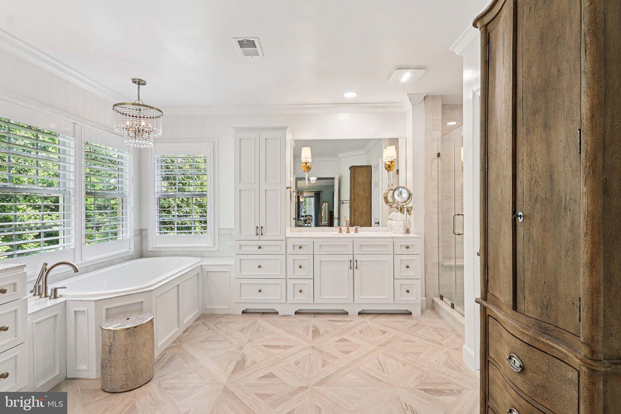 LOWES ISLAND - Residential