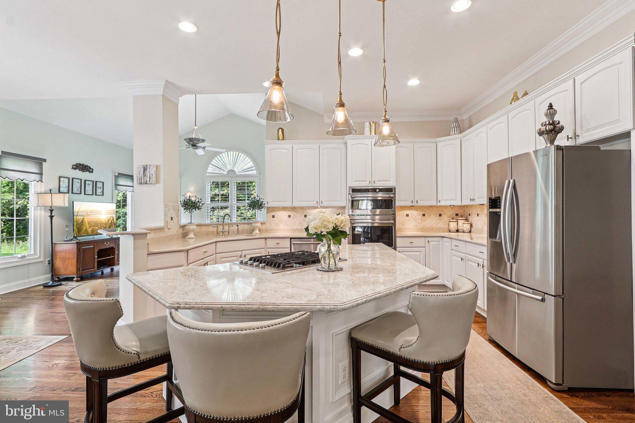 LOWES ISLAND - Residential