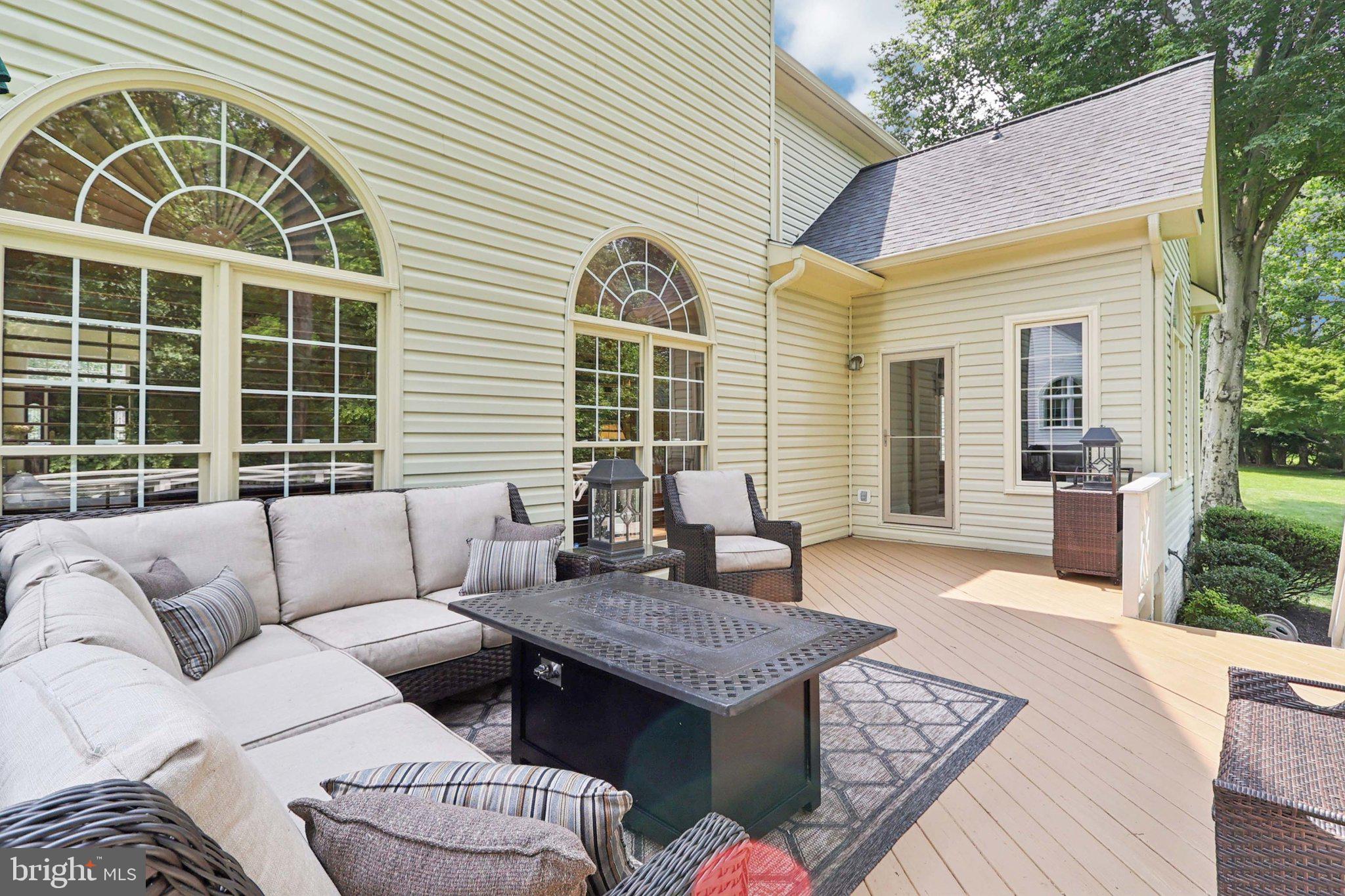 LOWES ISLAND - Residential