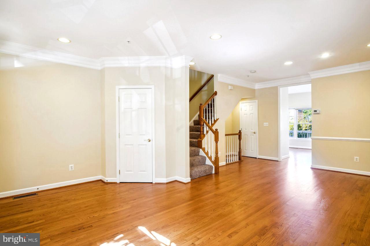 FALLSGROVE - Residential