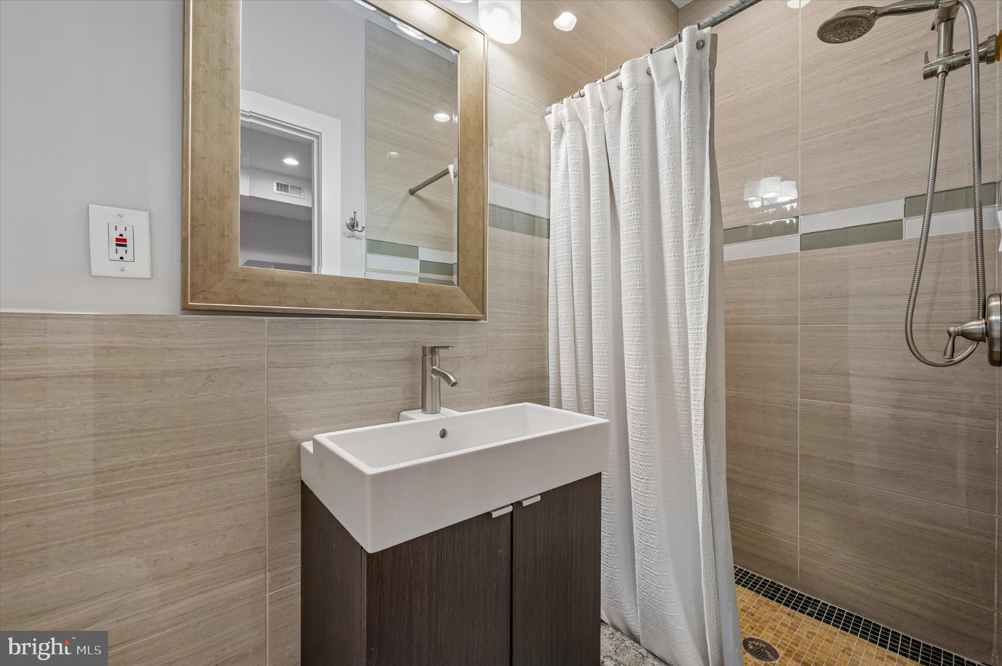 GERMANTOWN - Residential