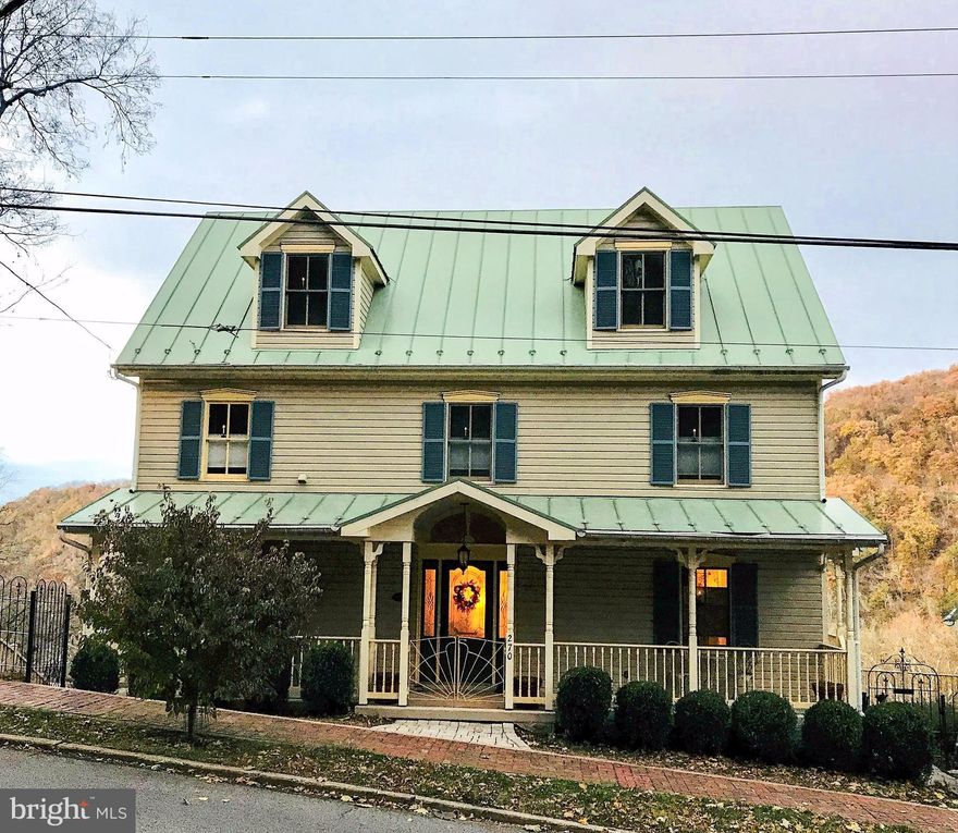 Completely renovated property in historic Harpers Ferry featuring natural hardwoods, upgraded appliances, and panoramic river and mountain views.  Experience the conveniences of a downtown setting with the luxury of private parking and a carriage house garage.  Enjoy year round activities and entertainment on the outdoor fireplace and patio.  So much more - All aboard this train to luxury living!