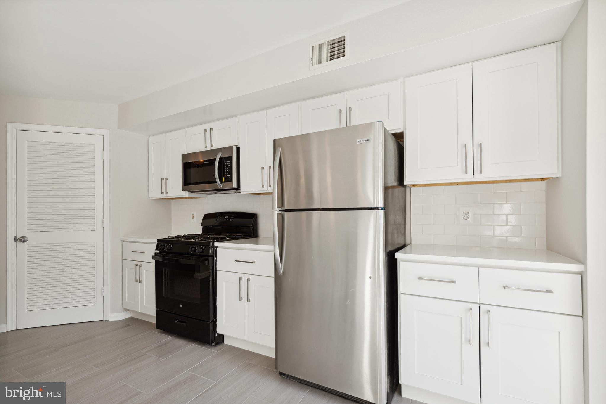 WOODVIEW VILLAGE - Residential