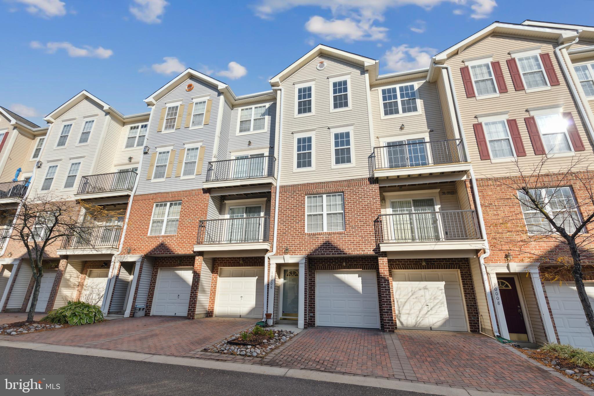 WOODVIEW VILLAGE - Residential