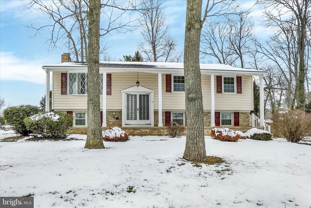 Photo of 12 Oakleaf Circle, SHREWSBURY, PA 17361 (MLS # PAYK2097866)