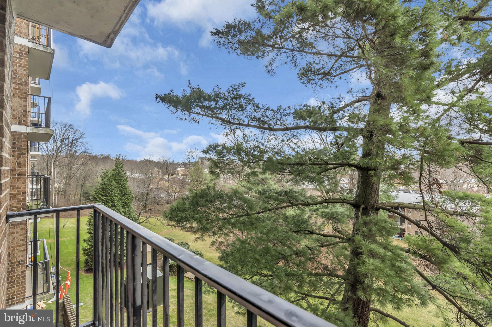 IDYLWOOD TOWERS CONDO - Residential