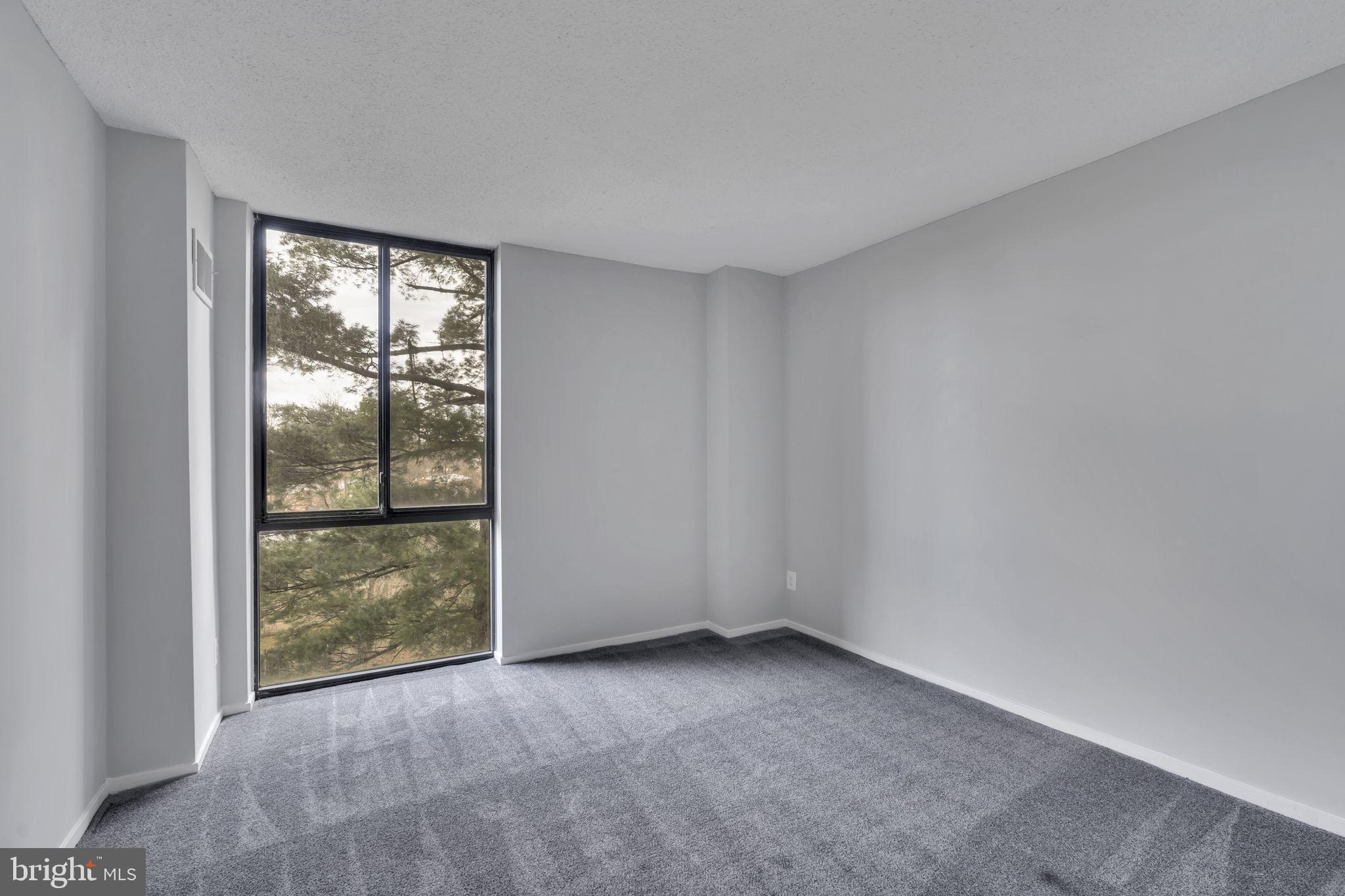 IDYLWOOD TOWERS CONDO - Residential