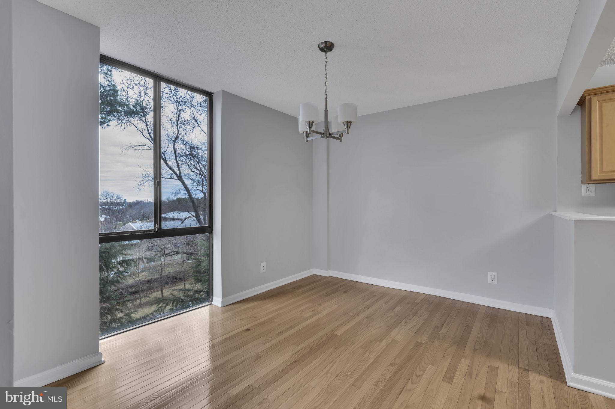 IDYLWOOD TOWERS CONDO - Residential