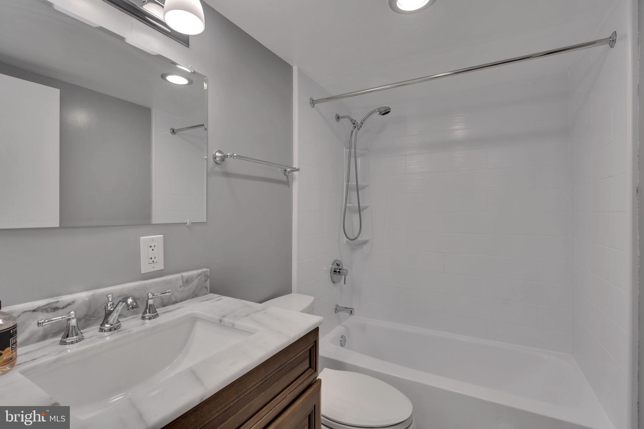 IDYLWOOD TOWERS CONDO - Residential