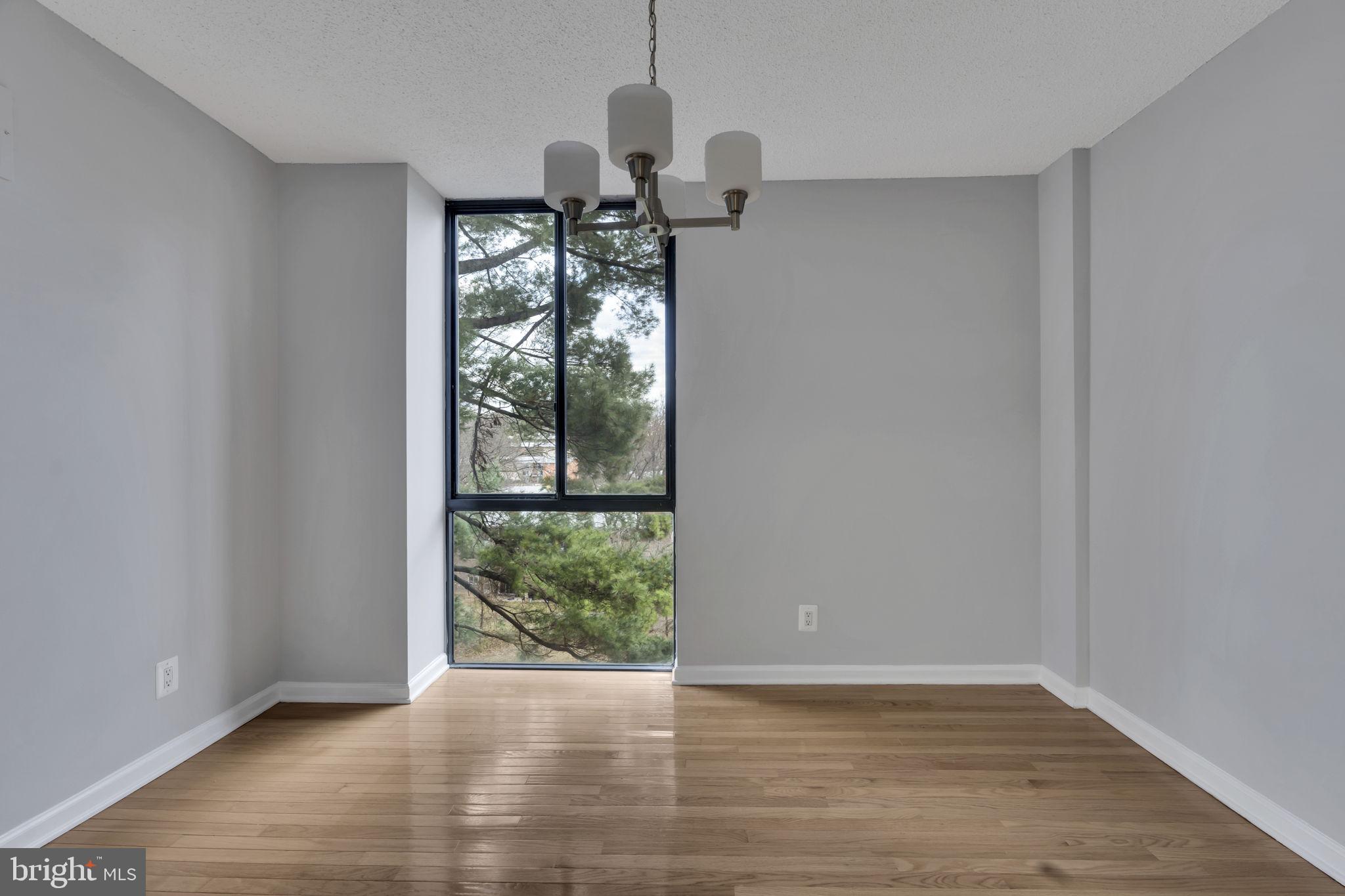 IDYLWOOD TOWERS CONDO - Residential