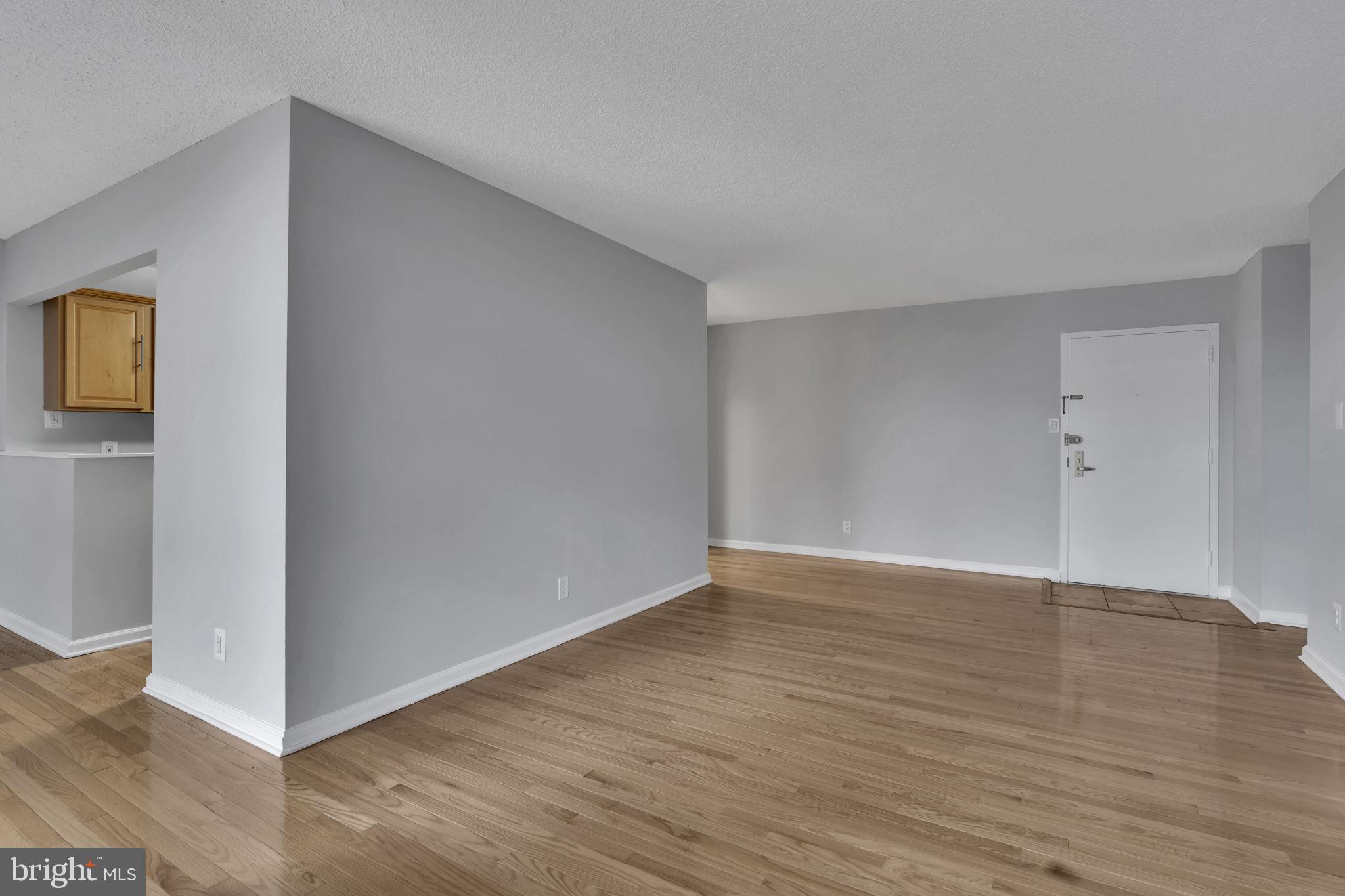 IDYLWOOD TOWERS CONDO - Residential