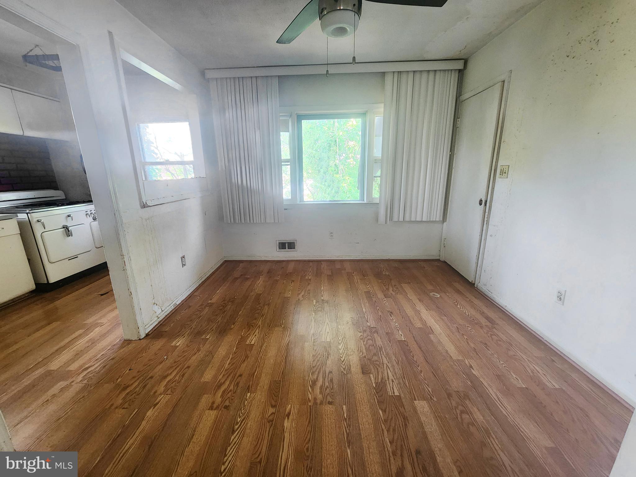 SUNRISE CEDARS - Residential