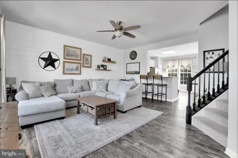 25336 Sweetness Terrace, Aldie, VA MLS: VALO2114096