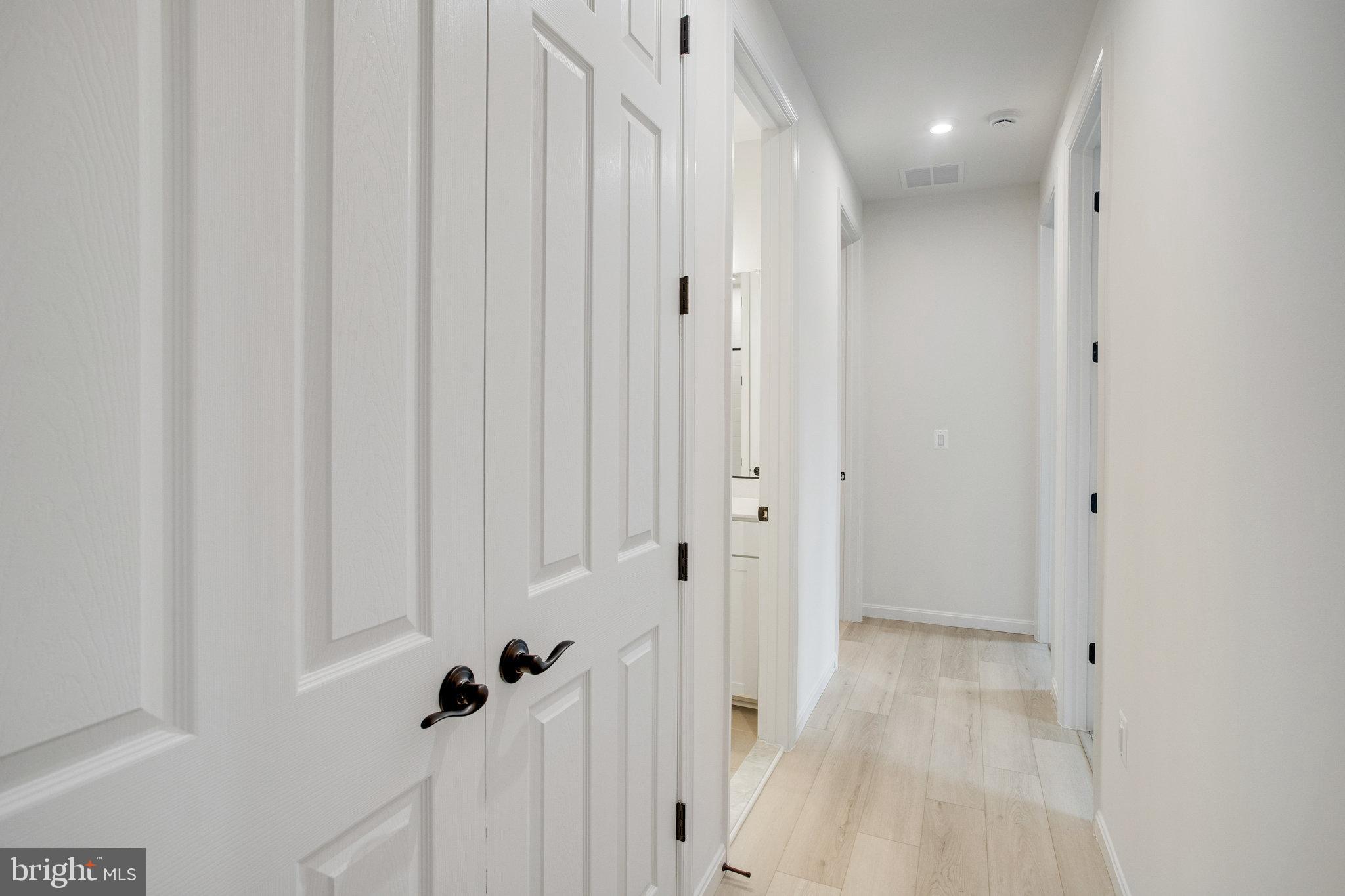 WHITE OAK - Residential