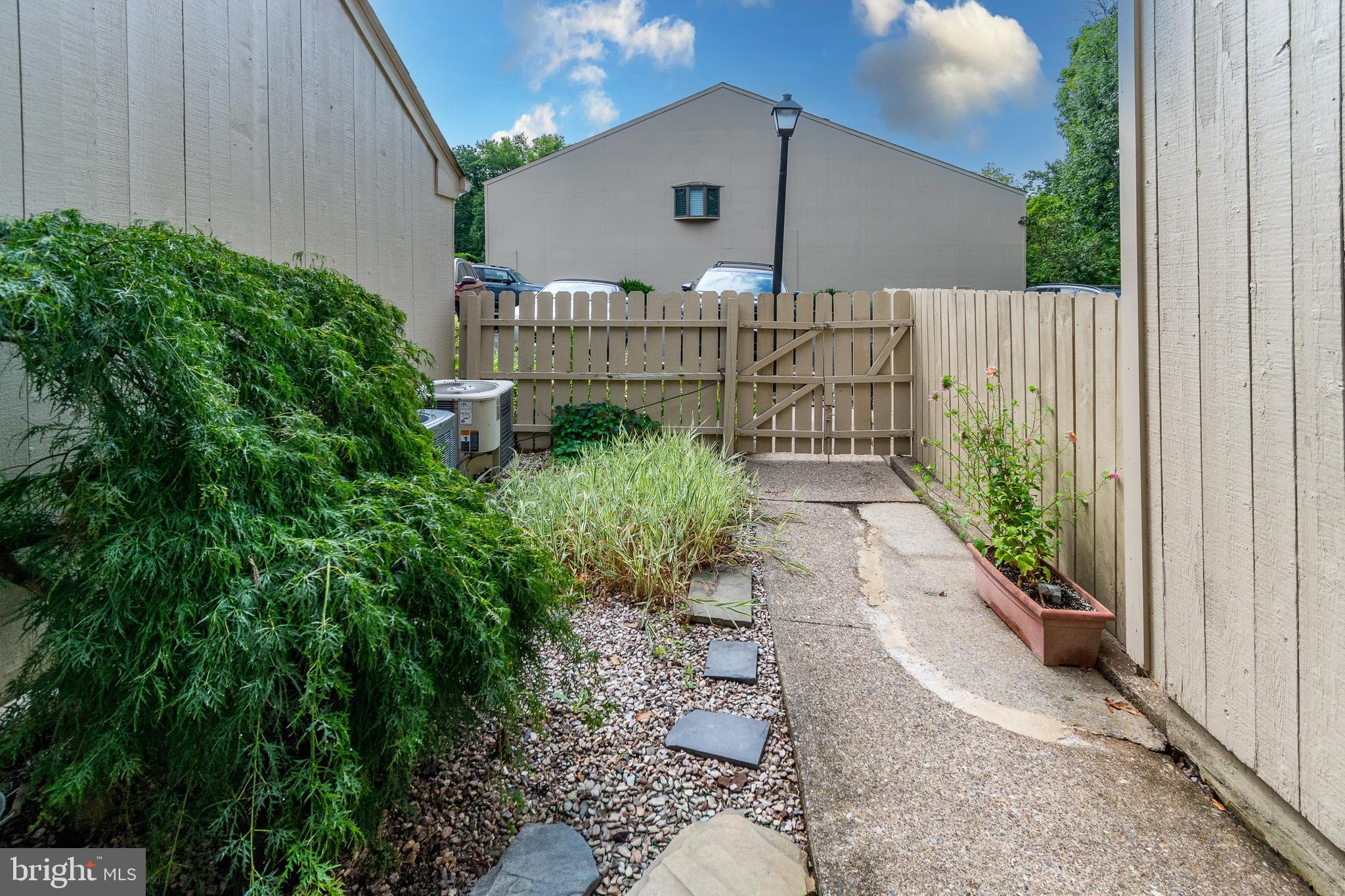 12 OSCAR HAMMERSTEIN WAY A