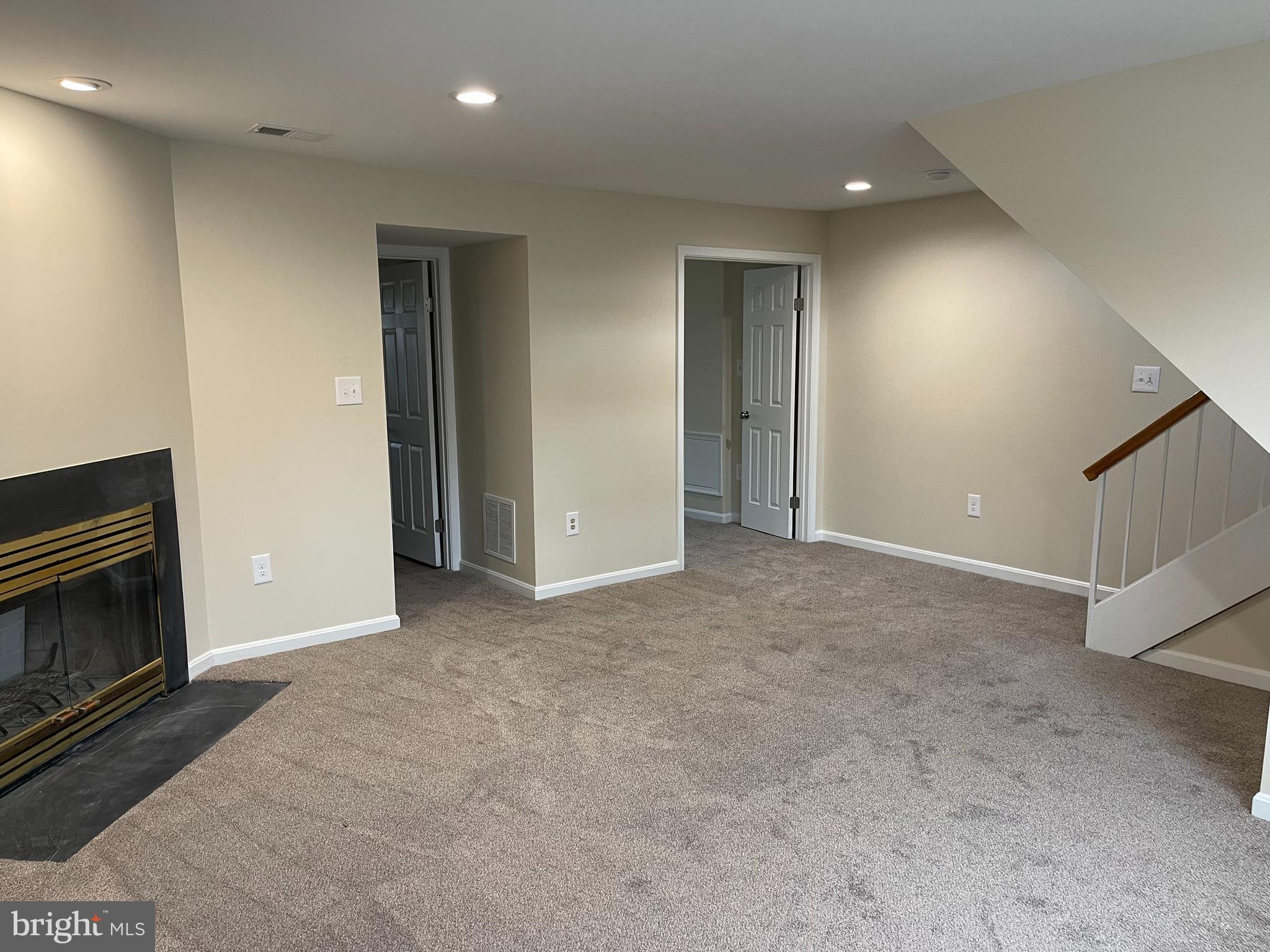 CROFTON MEADOWS - Residential Lease