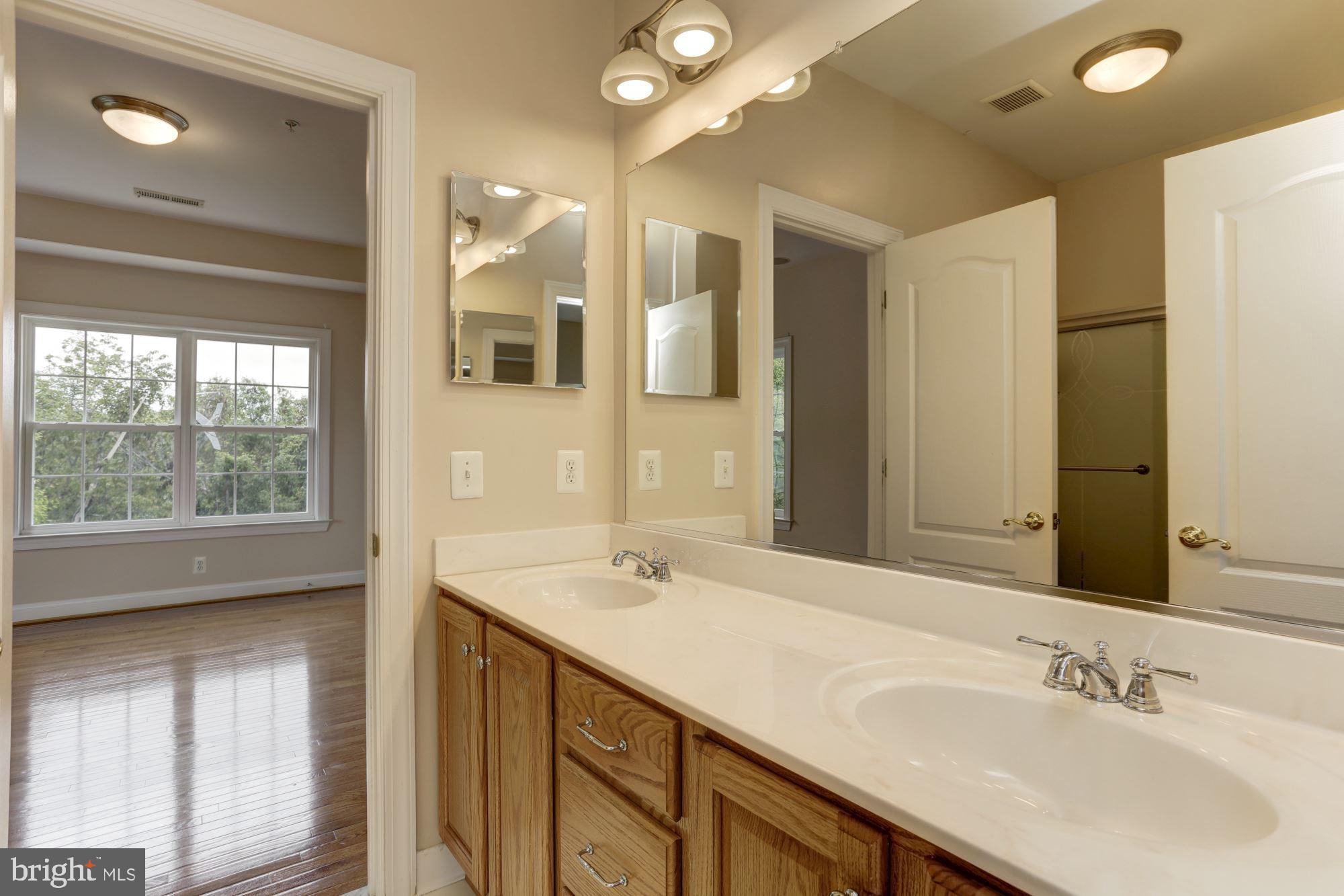 COLLINGBROOK - Residential