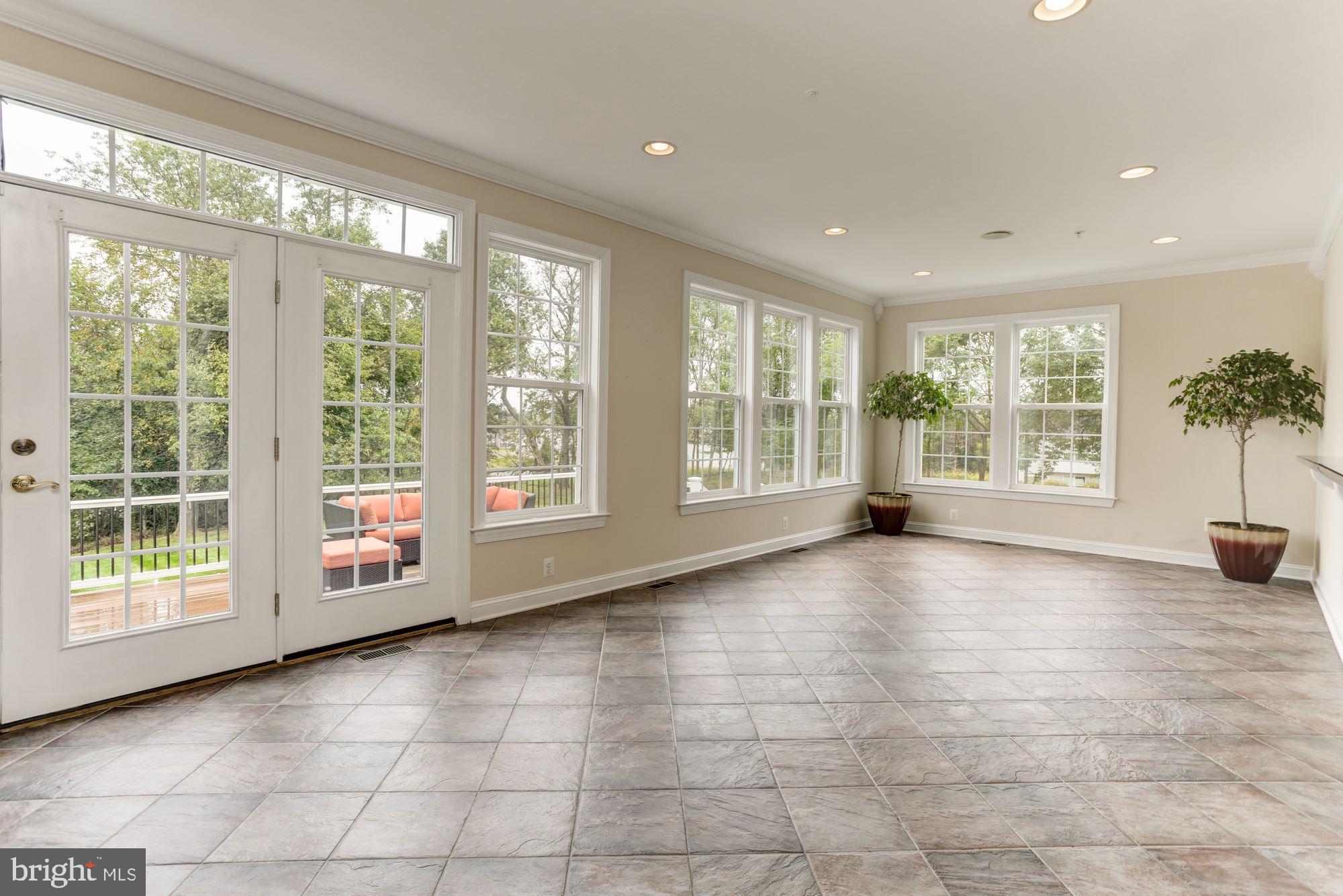 COLLINGBROOK - Residential