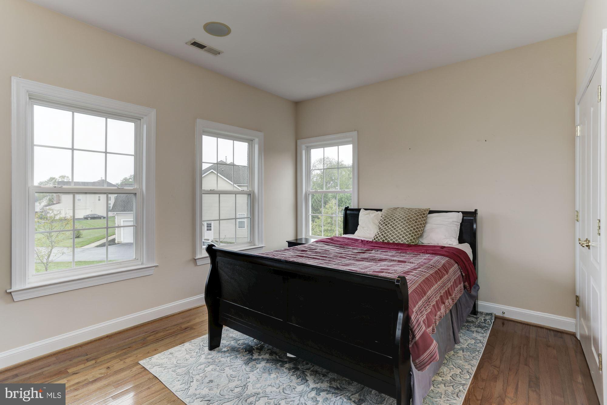 COLLINGBROOK - Residential