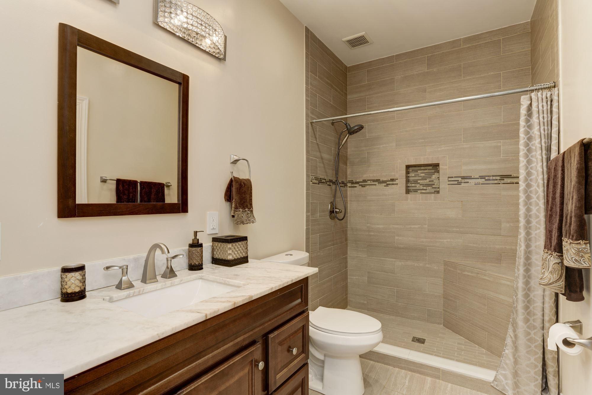 COLLINGBROOK - Residential