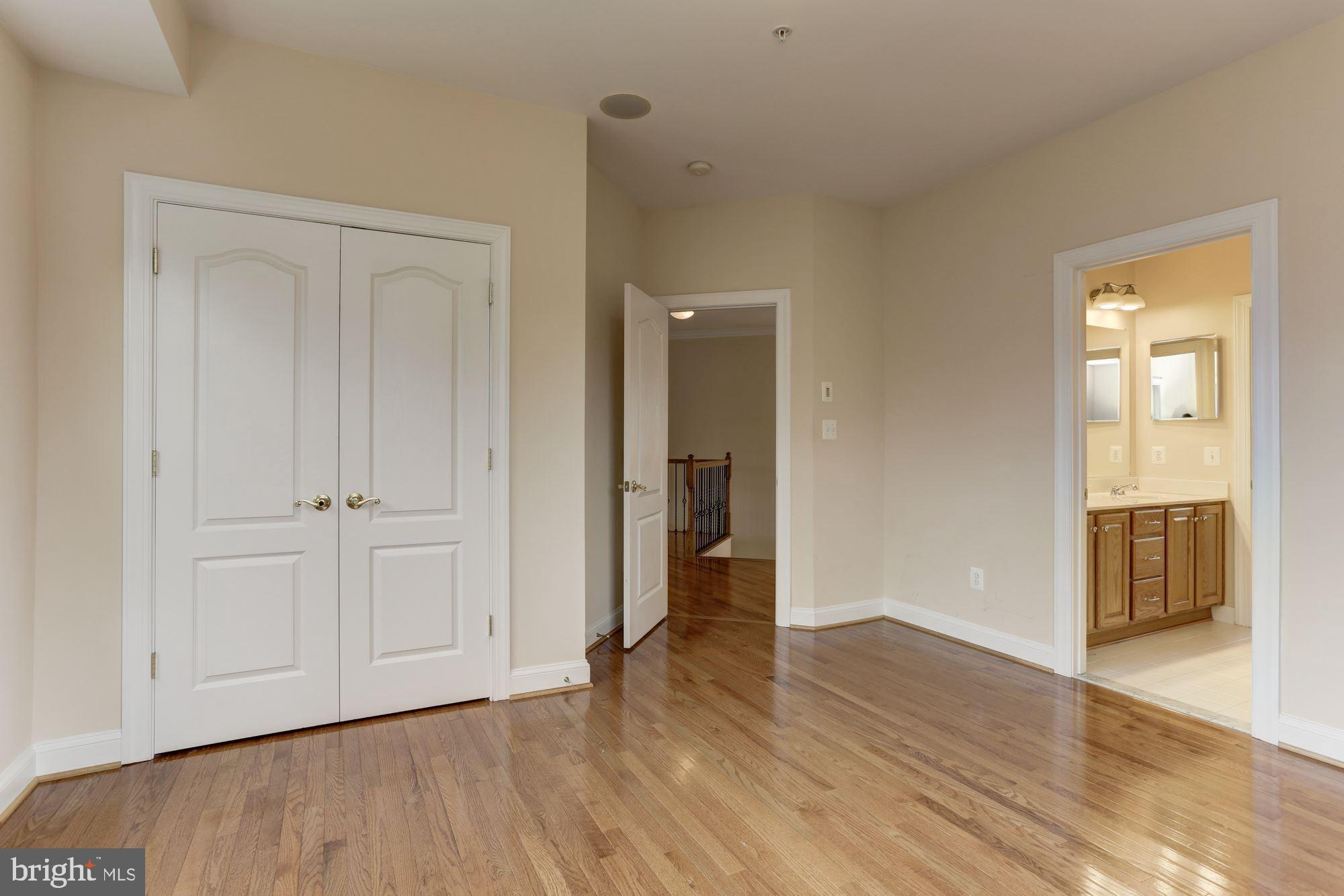 COLLINGBROOK - Residential