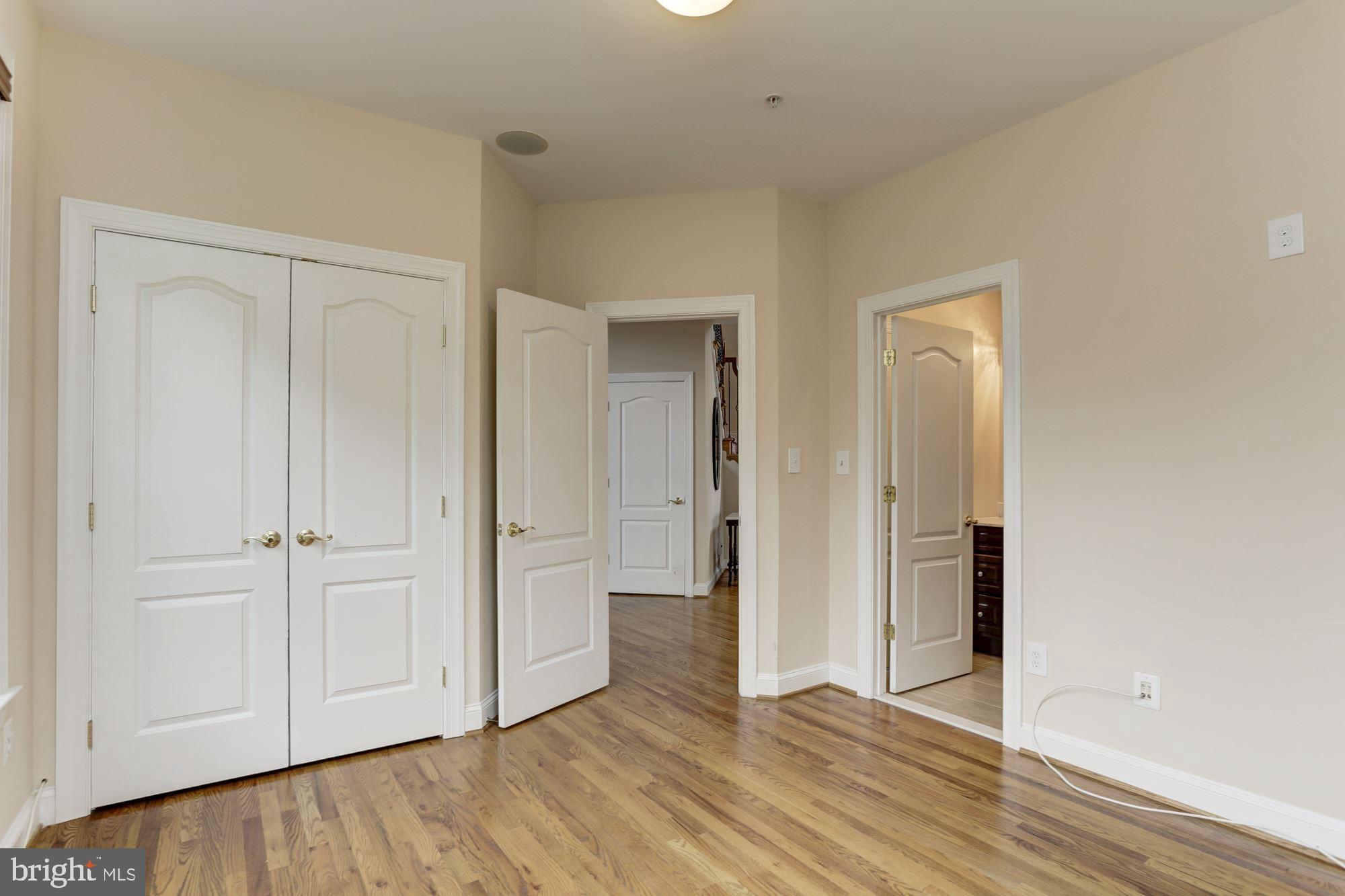 COLLINGBROOK - Residential