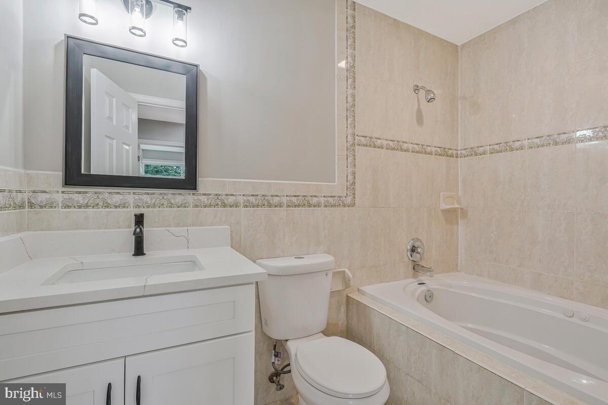 BARNABY MANOR - Residential