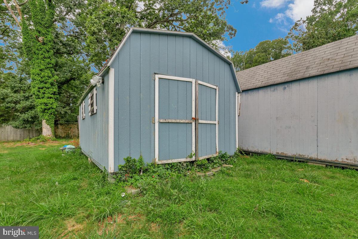 BARNABY MANOR - Residential