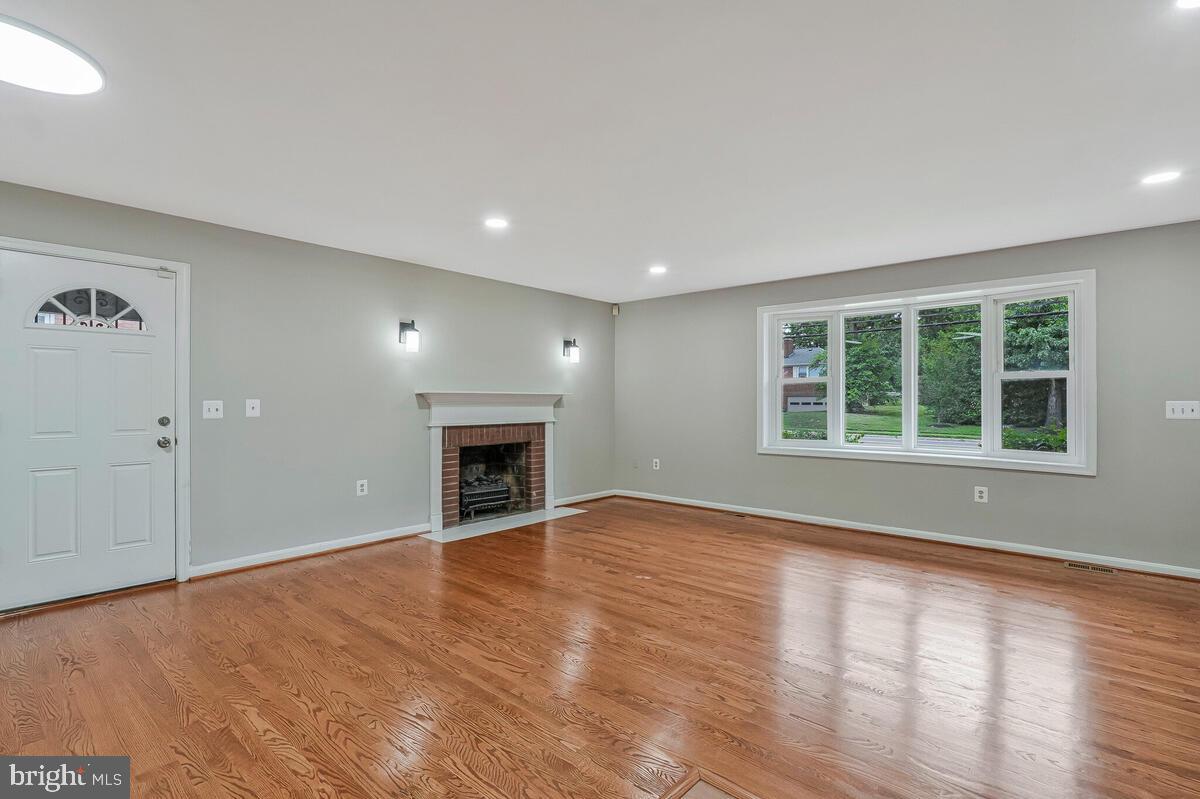 BARNABY MANOR - Residential