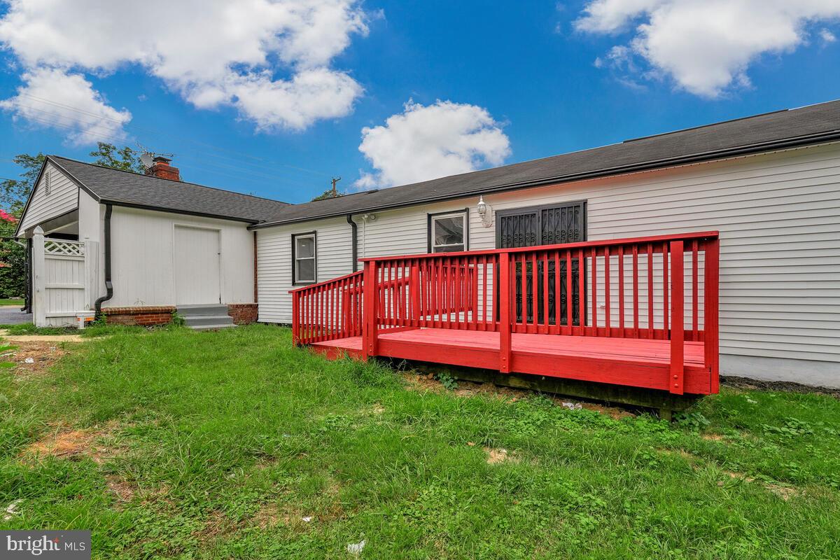 BARNABY MANOR - Residential