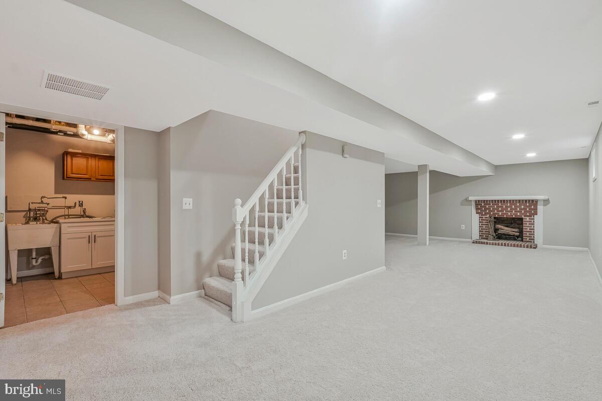 BARNABY MANOR - Residential