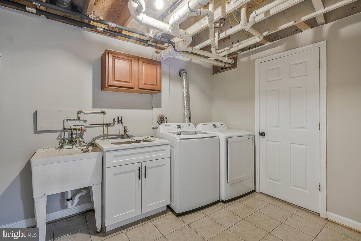 BARNABY MANOR - Residential