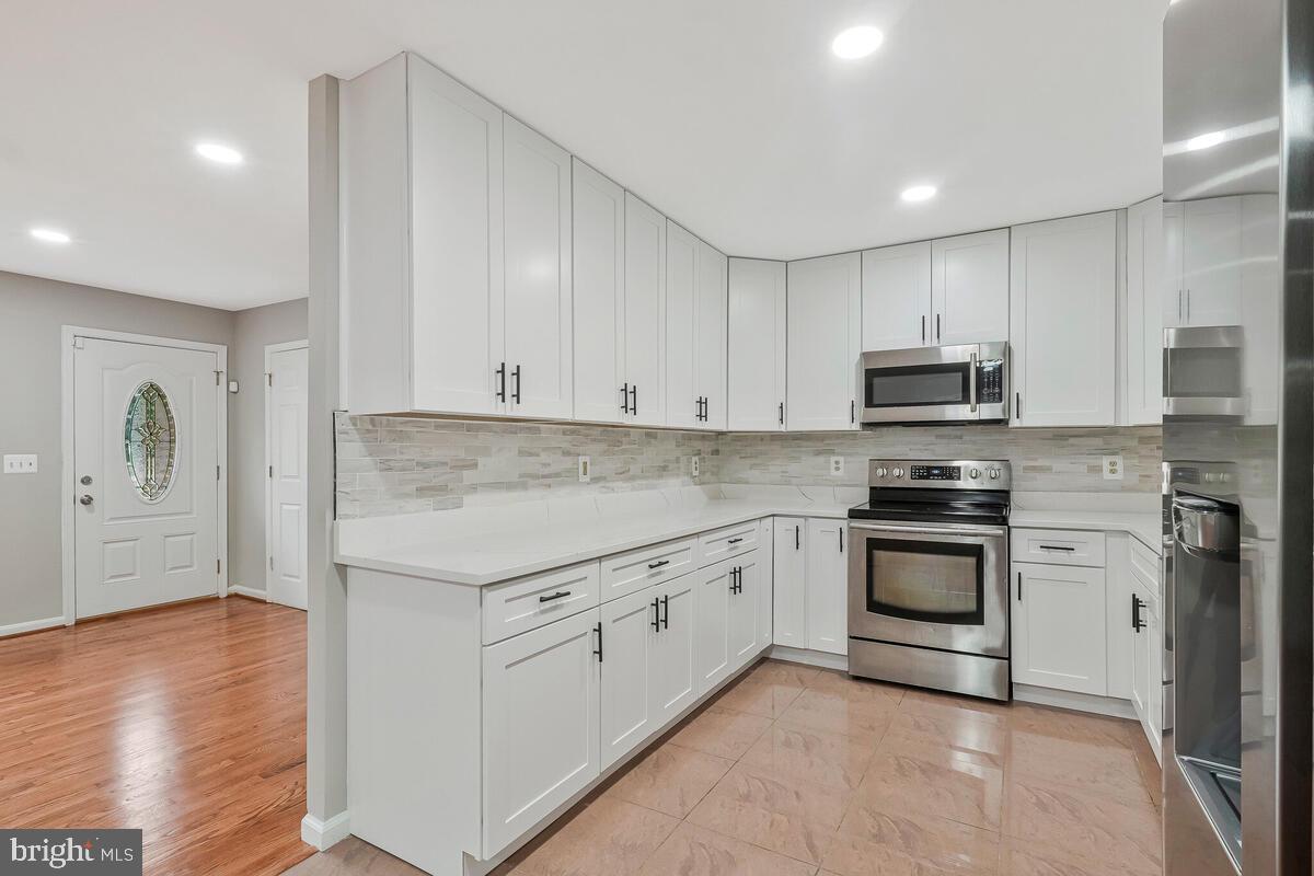 BARNABY MANOR - Residential