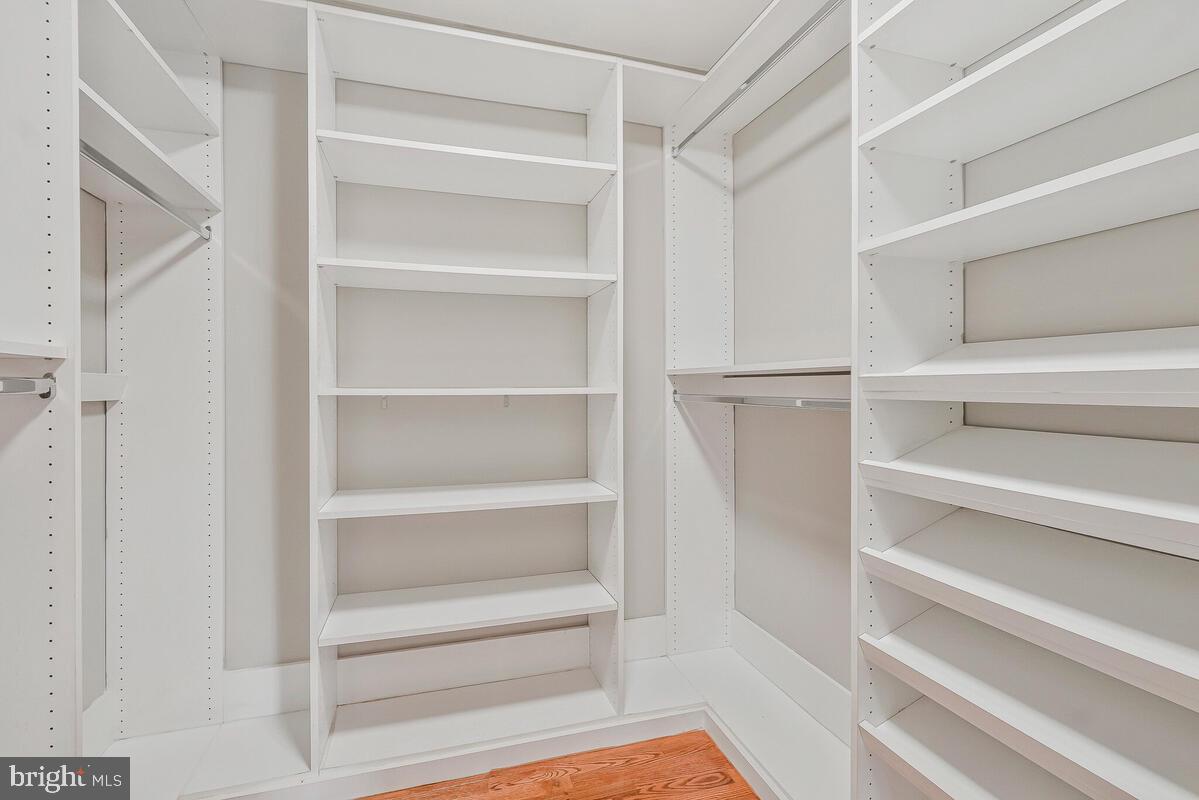 BARNABY MANOR - Residential