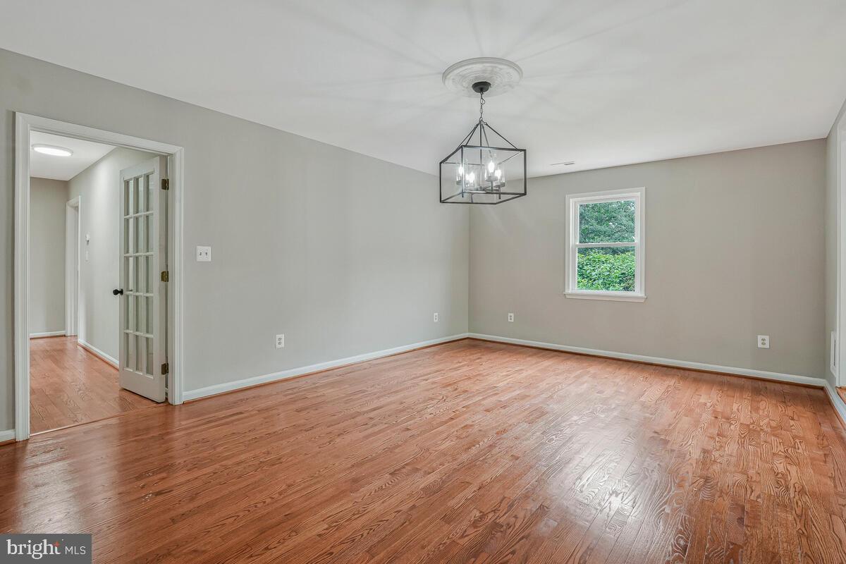 BARNABY MANOR - Residential