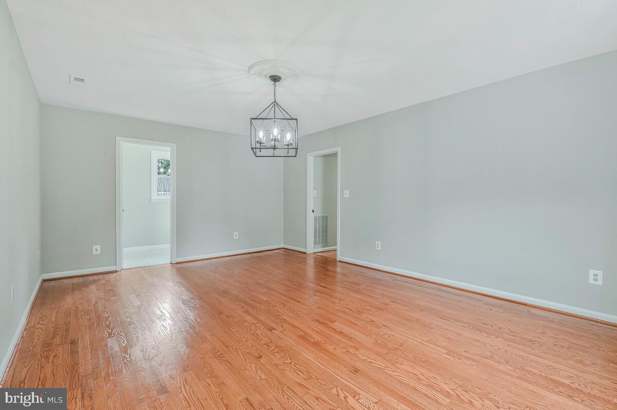 BARNABY MANOR - Residential