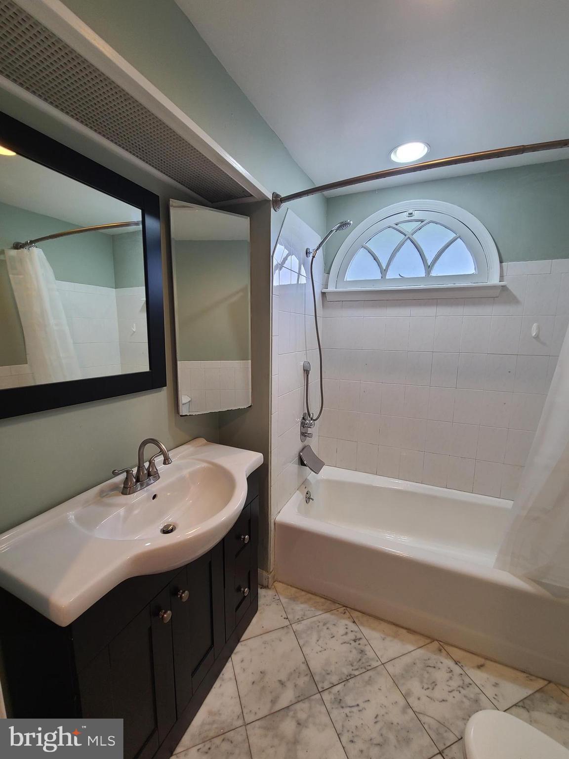 FELLS POINT HISTORIC DISTRICT - Residential Lease