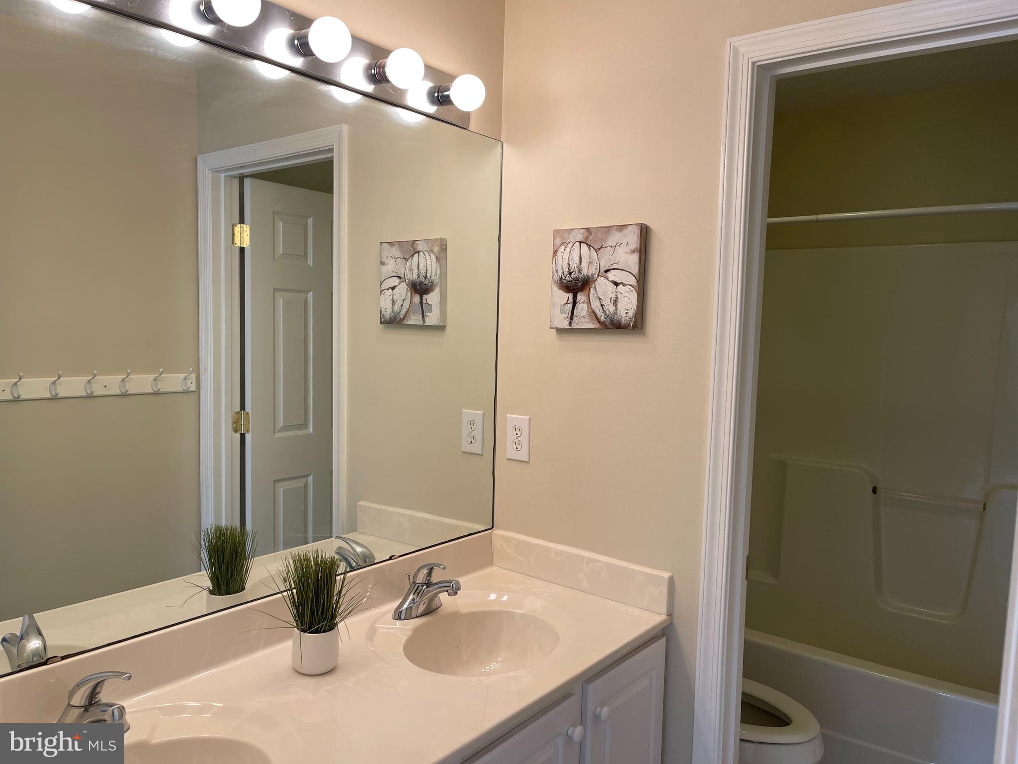 TRAPP HALL - Residential