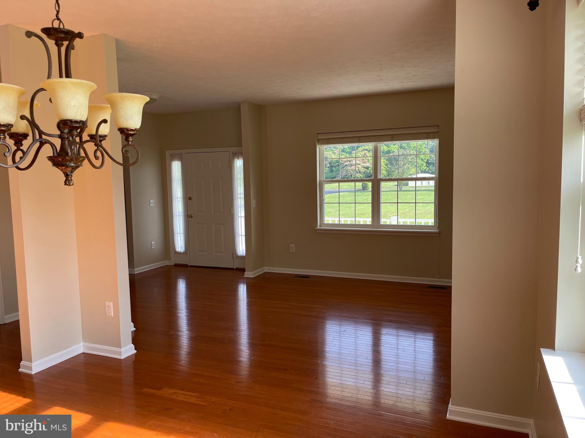 TRAPP HALL - Residential