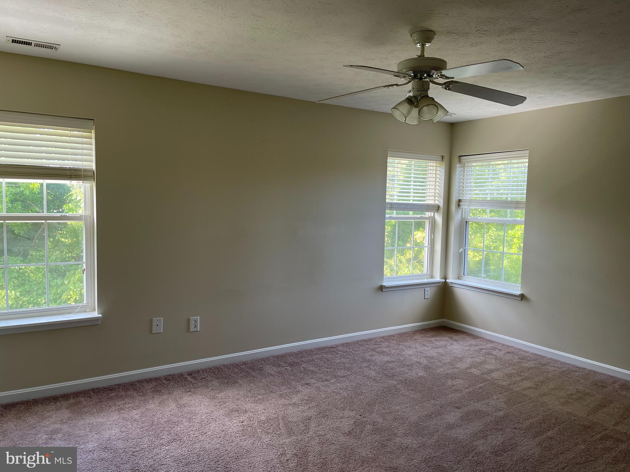 TRAPP HALL - Residential