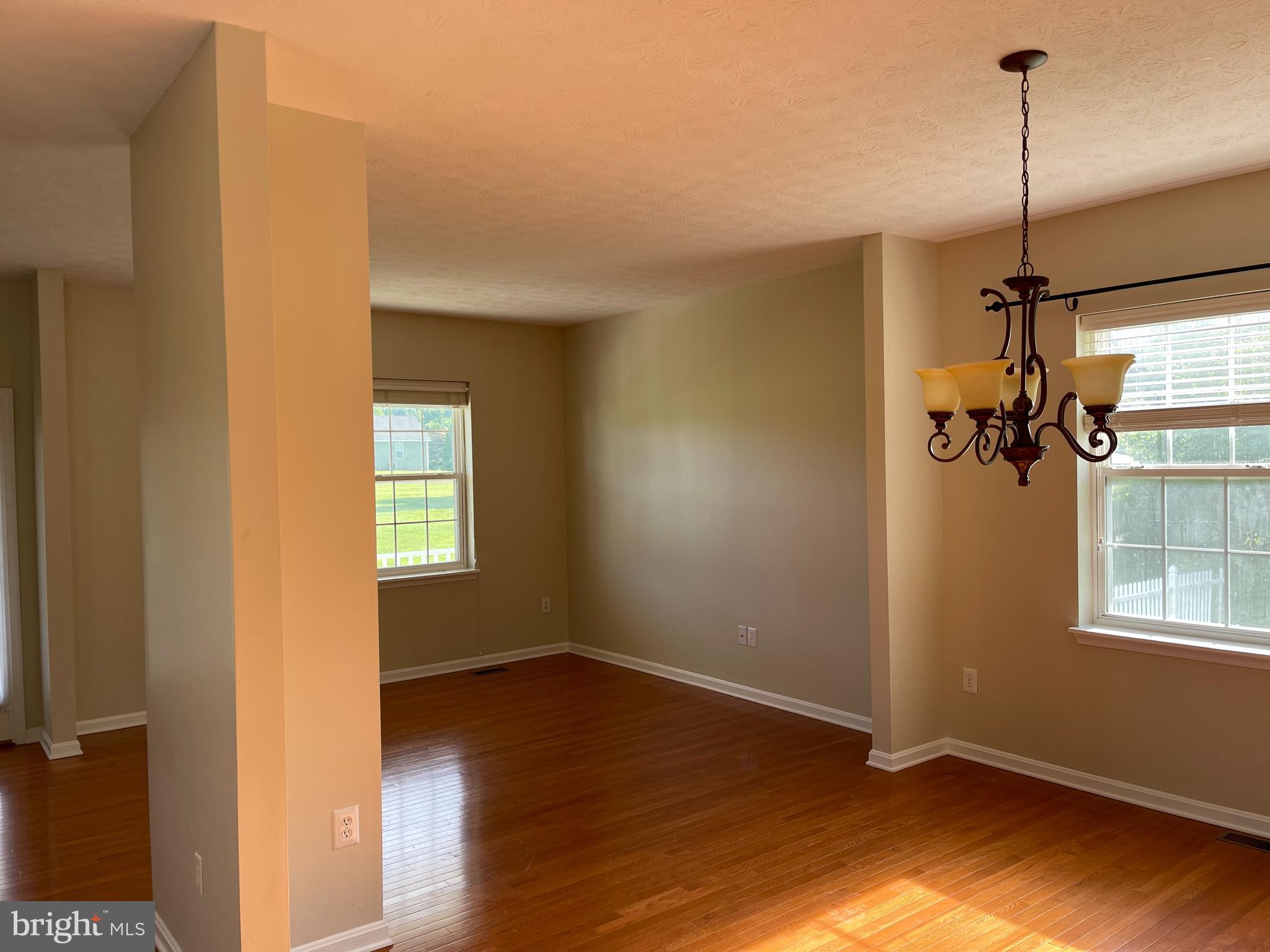 TRAPP HALL - Residential