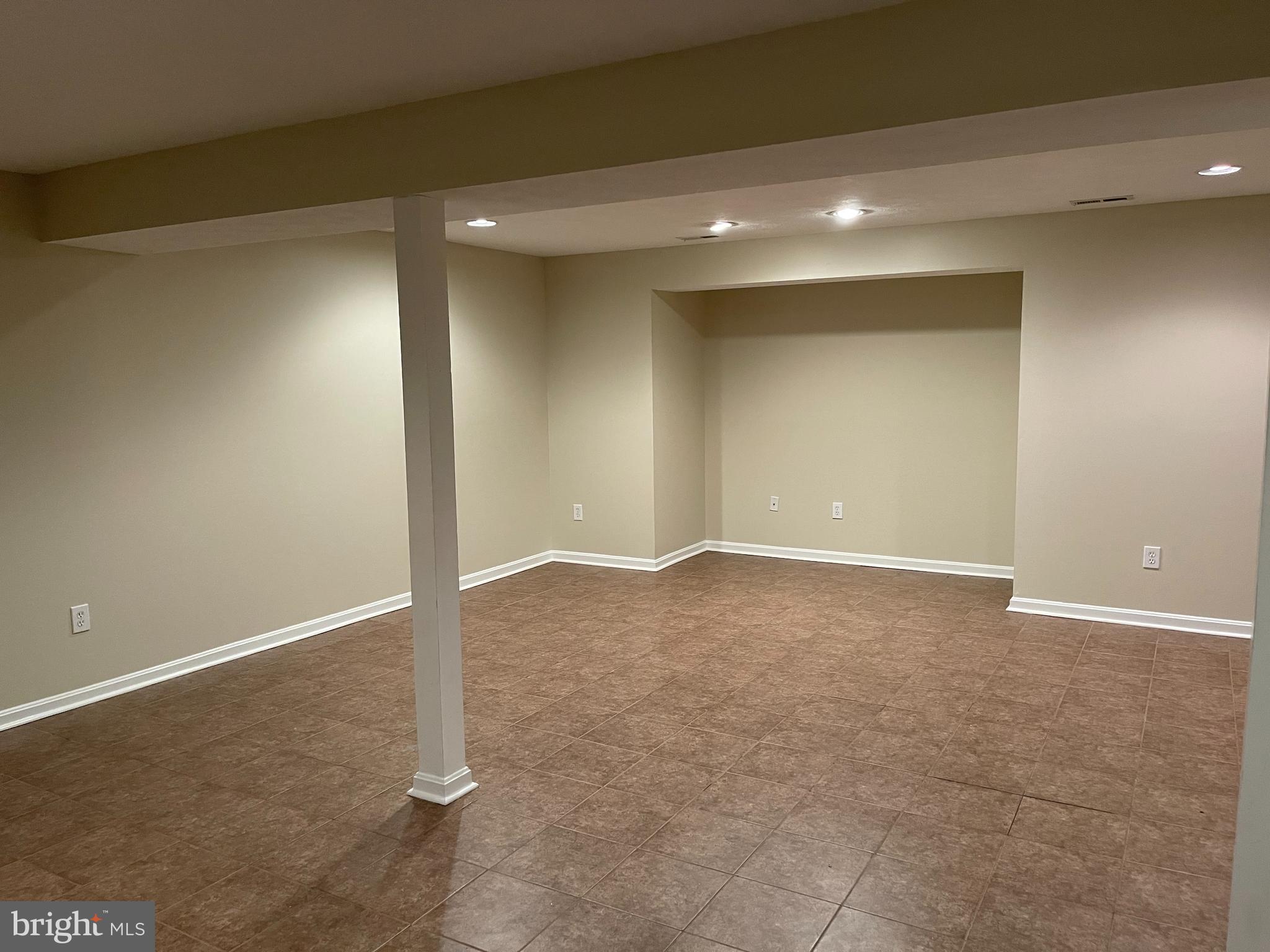 TRAPP HALL - Residential