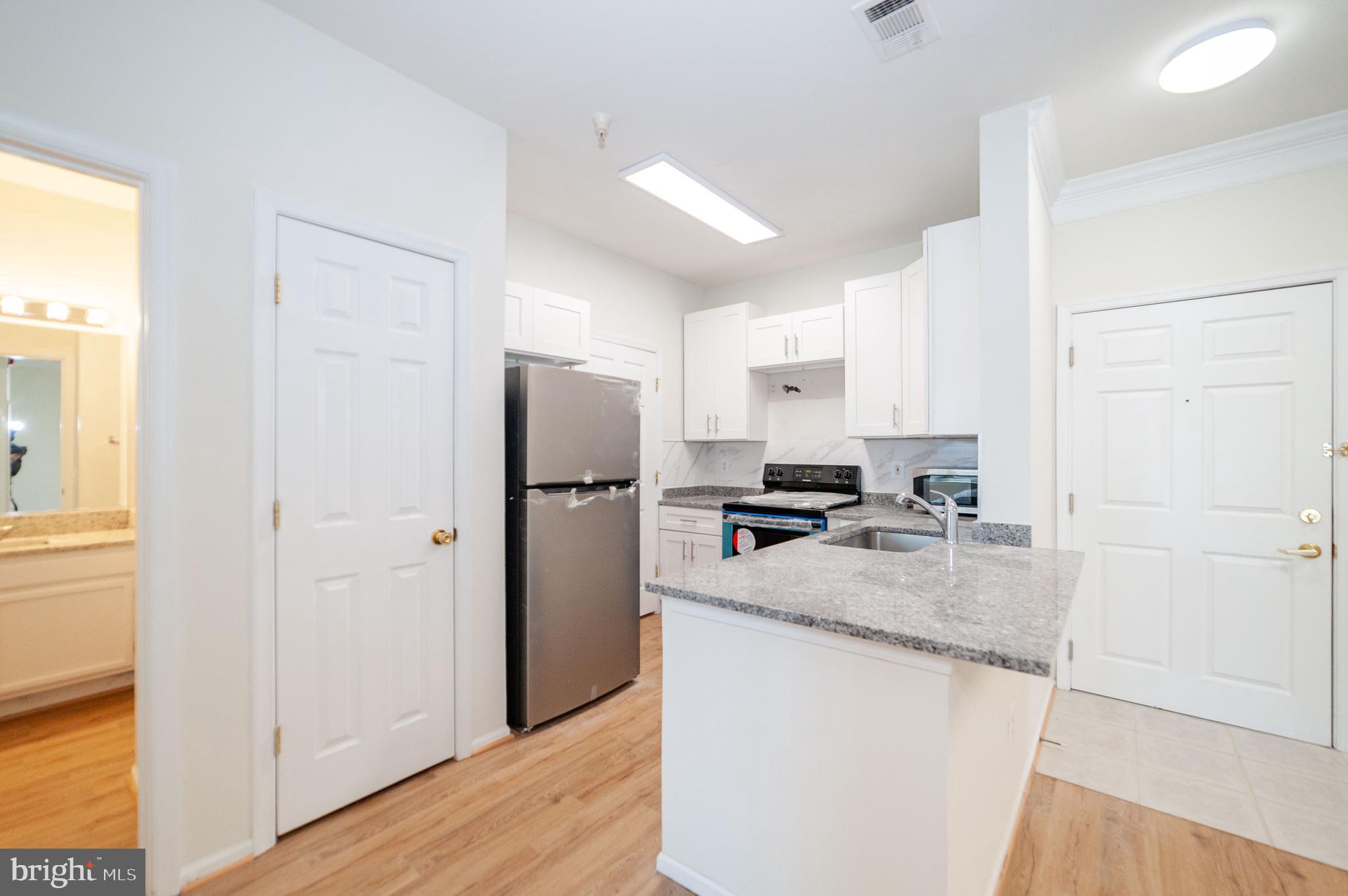 GATES OF MCLEAN - Residential Lease