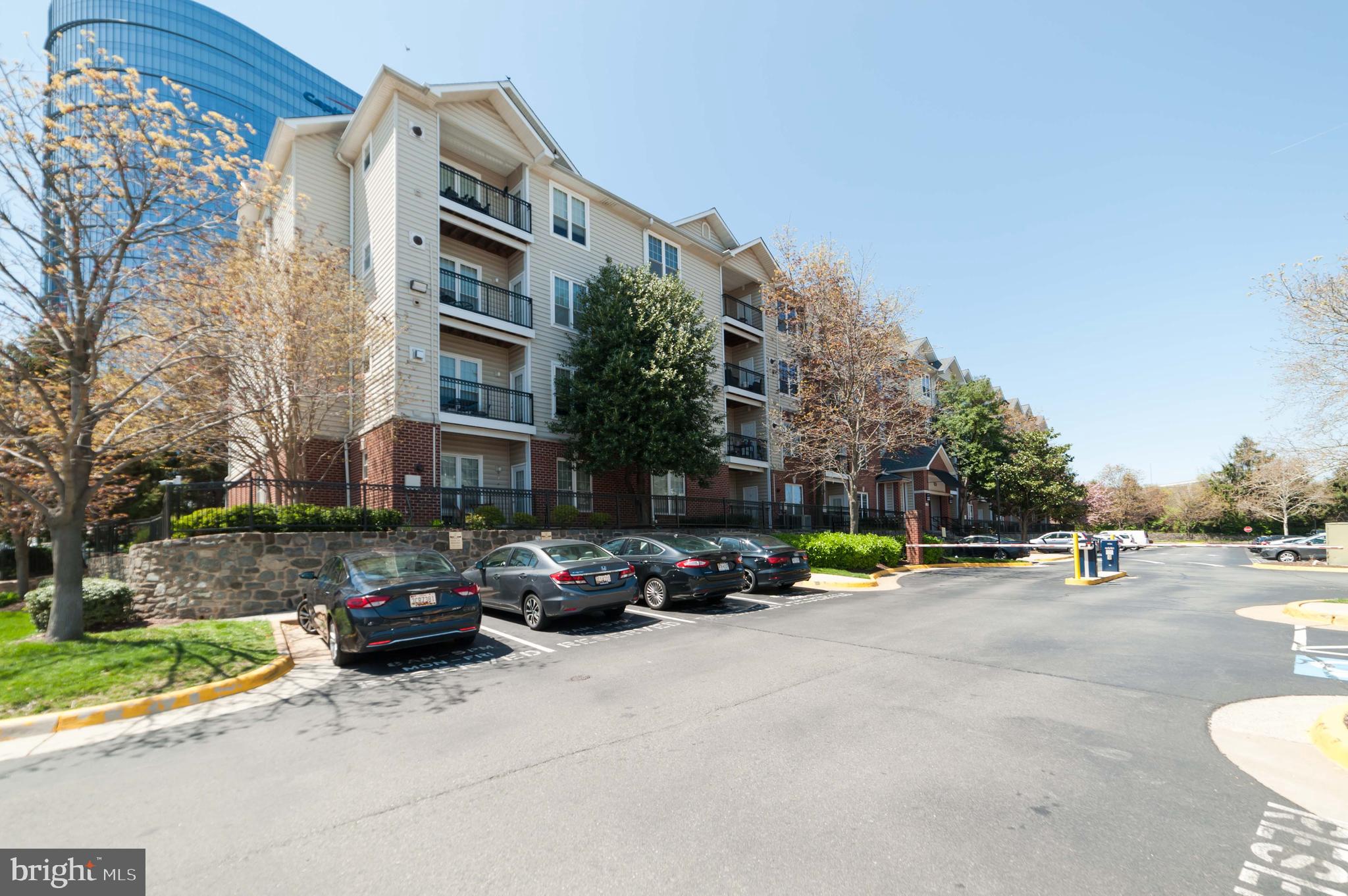 GATES OF MCLEAN - Residential Lease