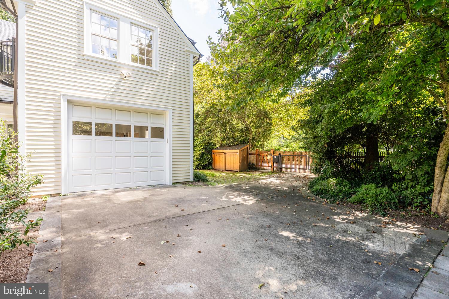 CHEVY CHASE VILLAGE - Residential