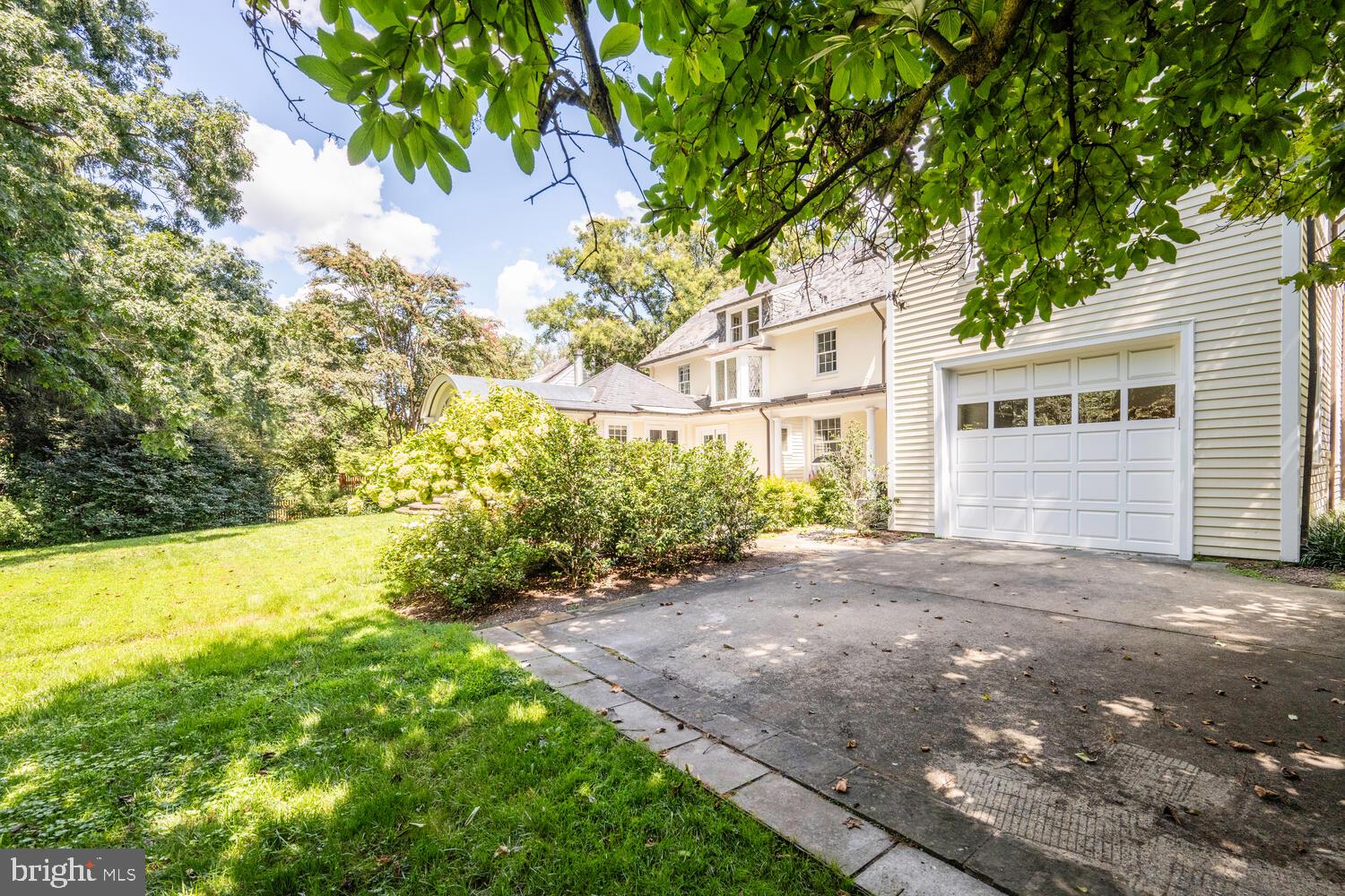 CHEVY CHASE VILLAGE - Residential