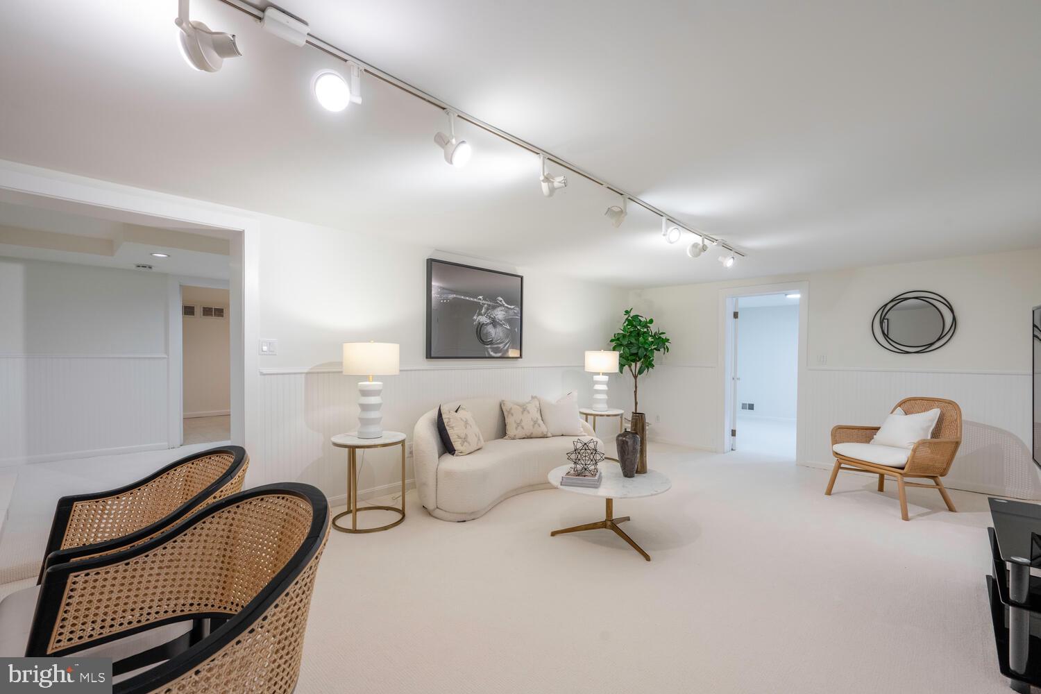 CHEVY CHASE VILLAGE - Residential