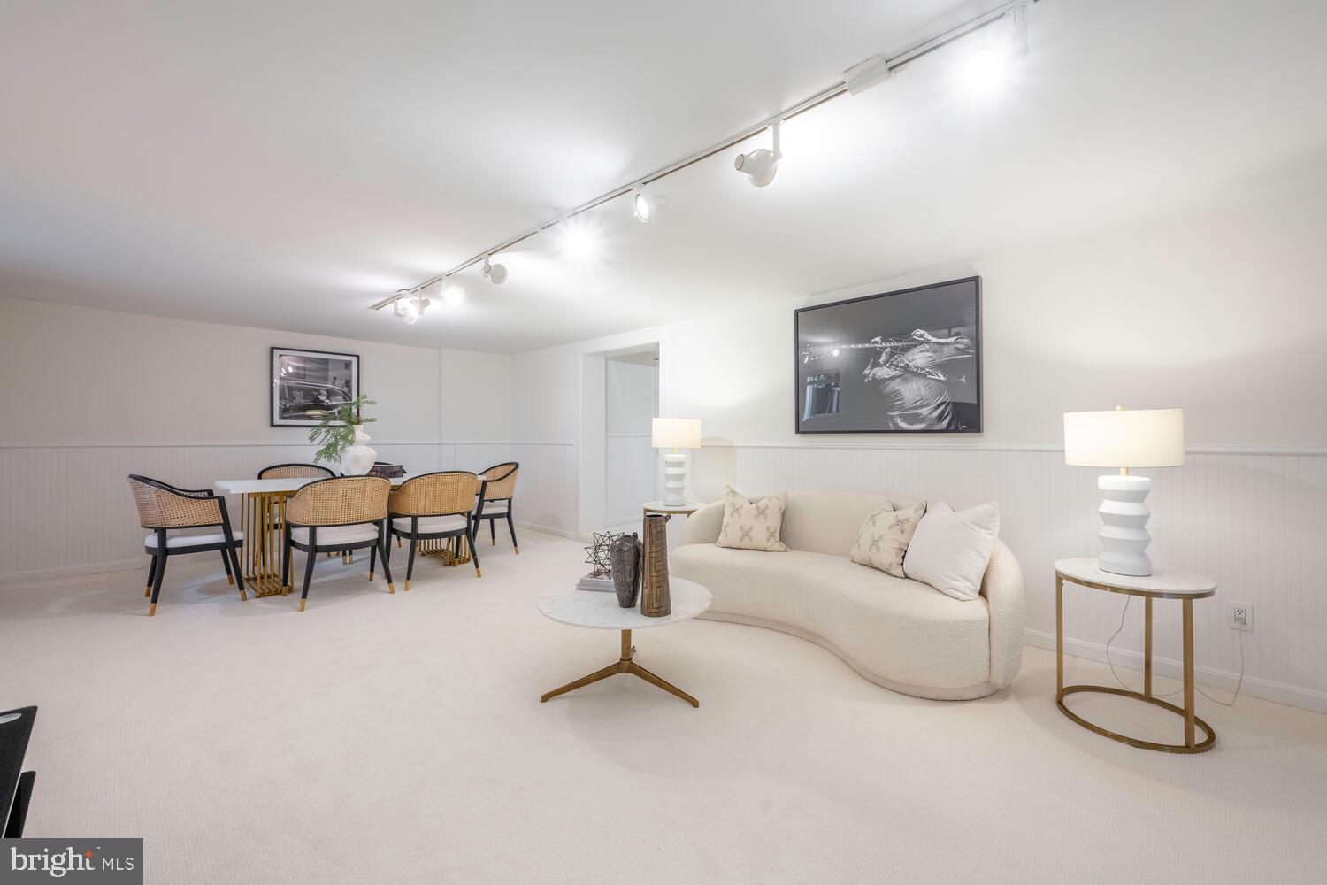 CHEVY CHASE VILLAGE - Residential