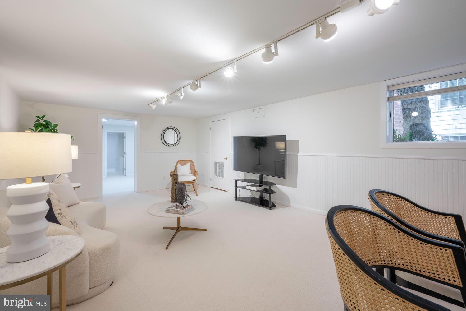 CHEVY CHASE VILLAGE - Residential