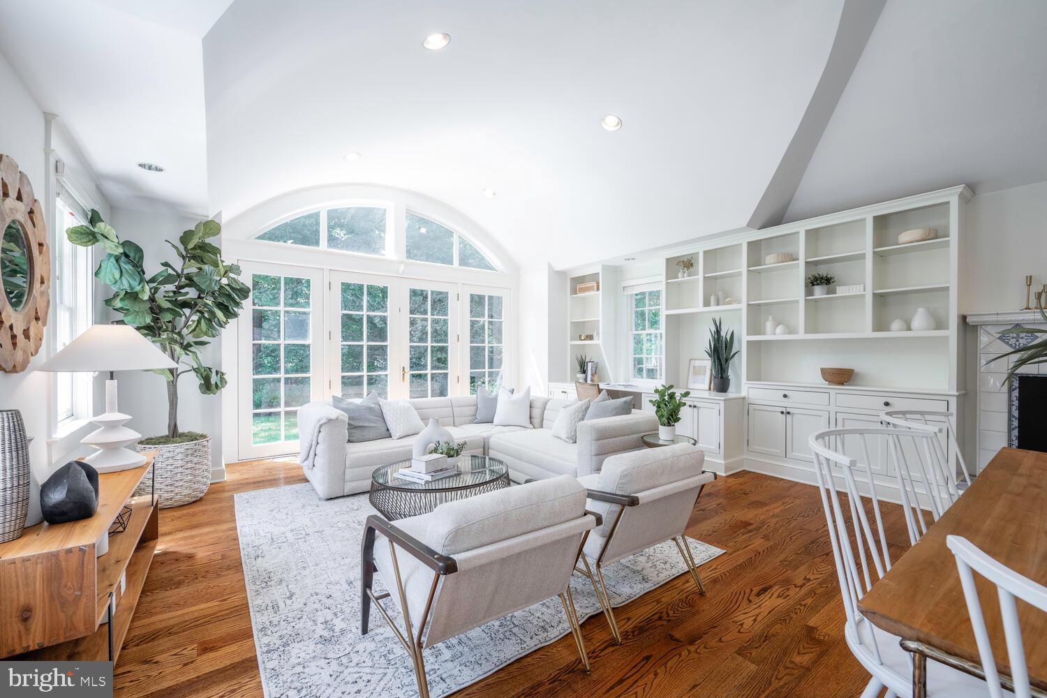 CHEVY CHASE VILLAGE - Residential